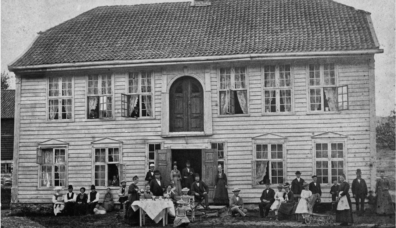 Historiske Landås: gårdene sør for Lystgården